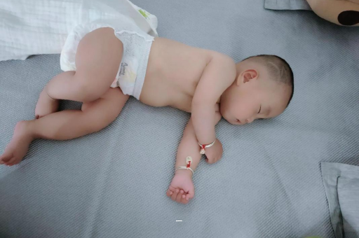 海东哭泣宝宝魔法眼泪